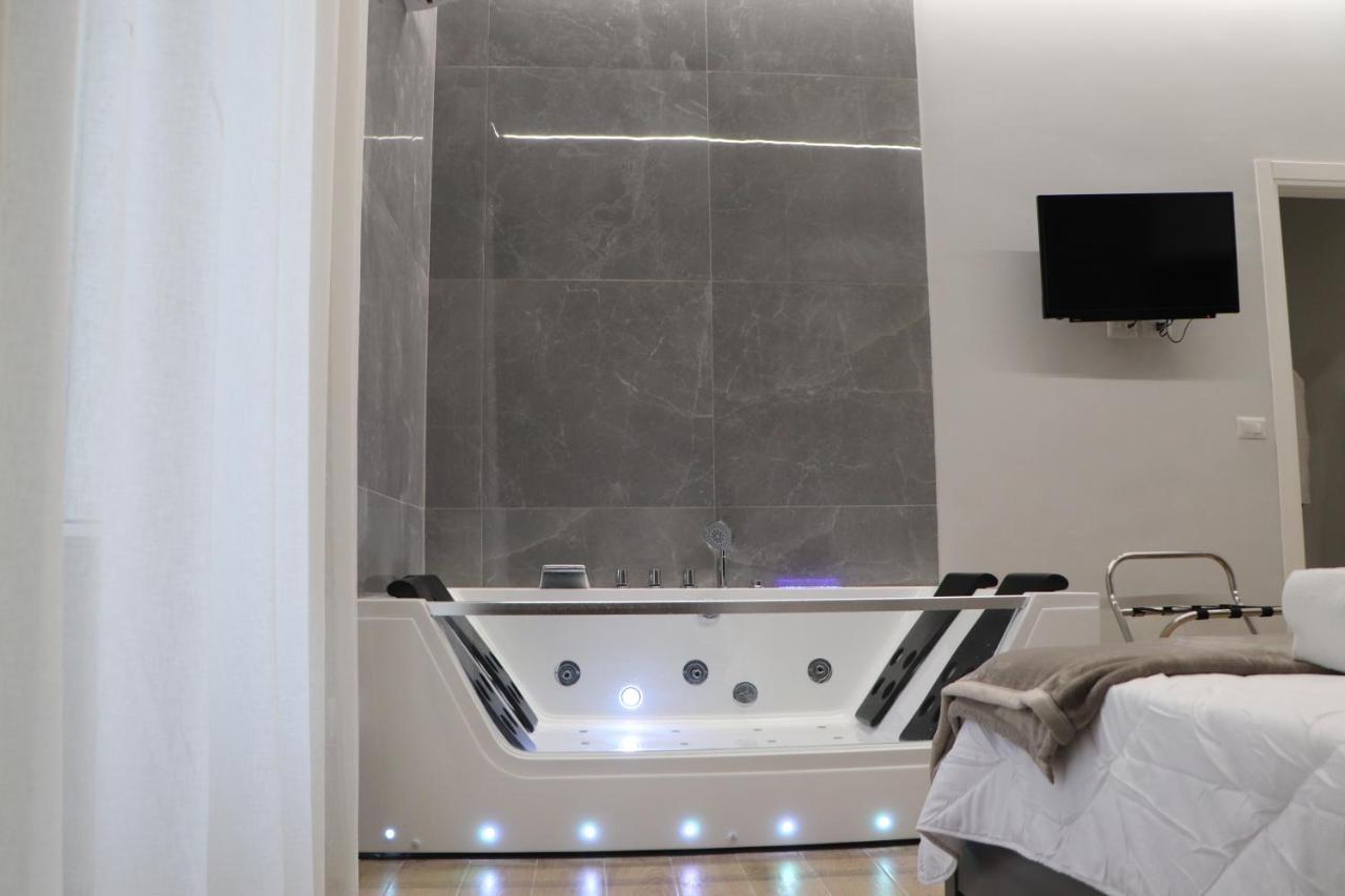 Ioletta House Apartment Catania Bagian luar foto