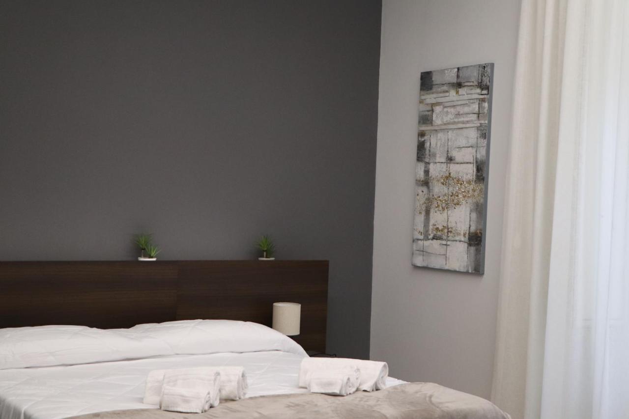 Ioletta House Apartment Catania Bagian luar foto