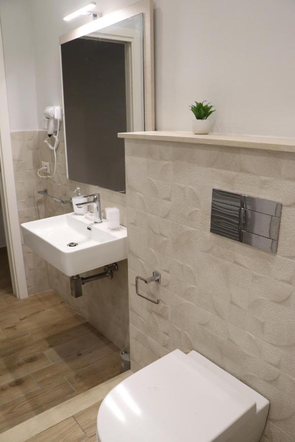 Ioletta House Apartment Catania Bagian luar foto