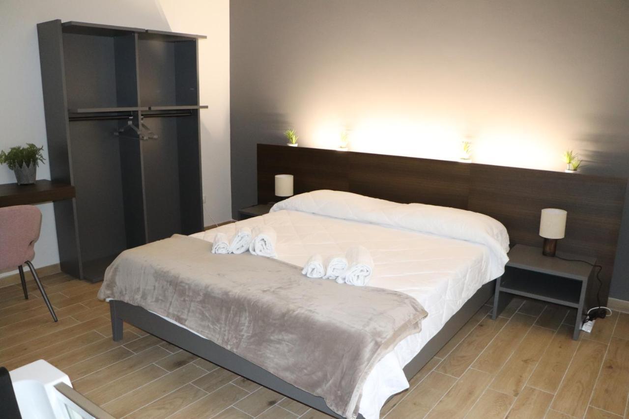 Ioletta House Apartment Catania Bagian luar foto