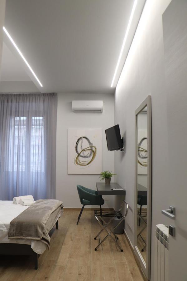 Ioletta House Apartment Catania Bagian luar foto