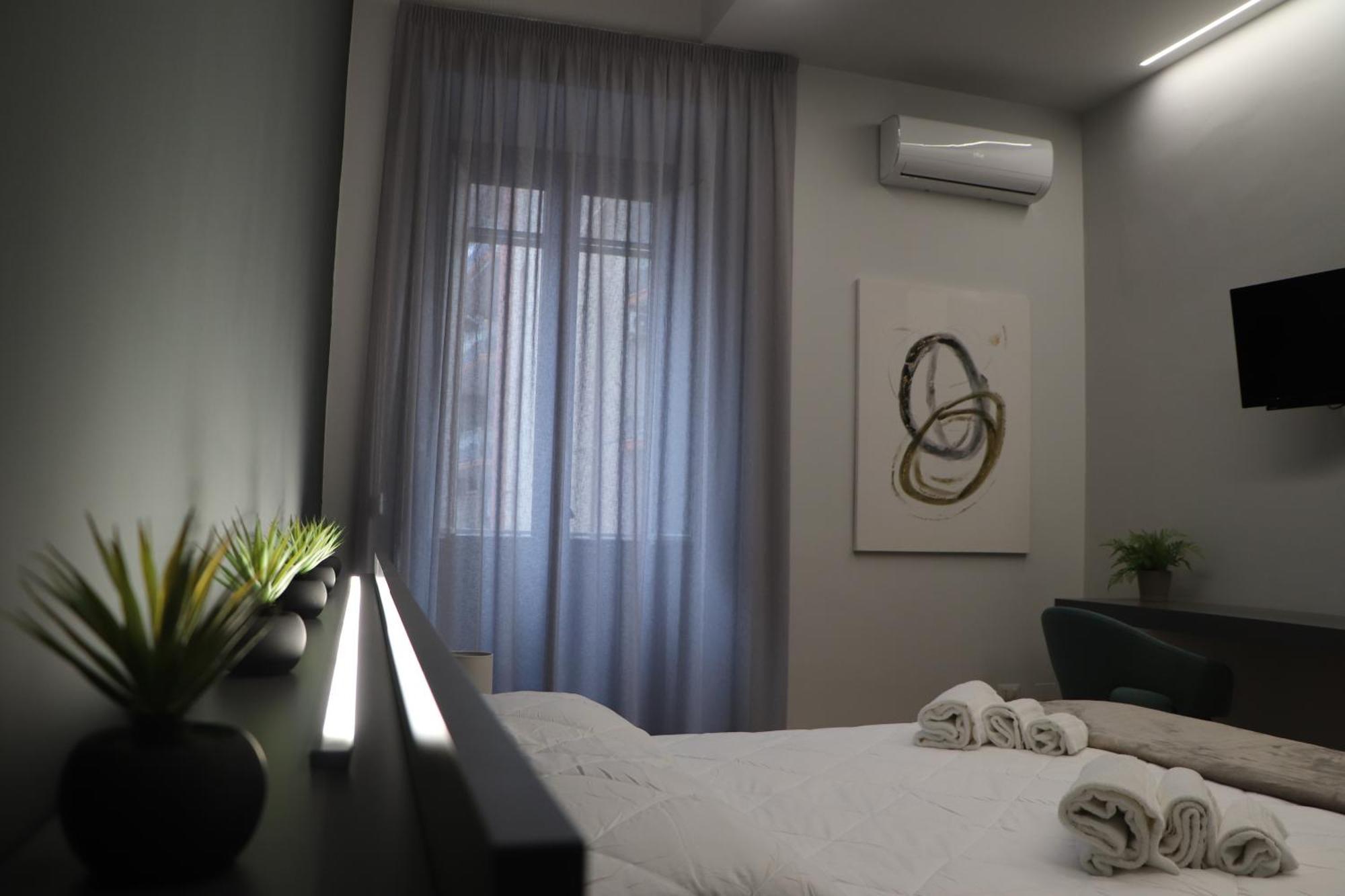 Ioletta House Apartment Catania Bagian luar foto
